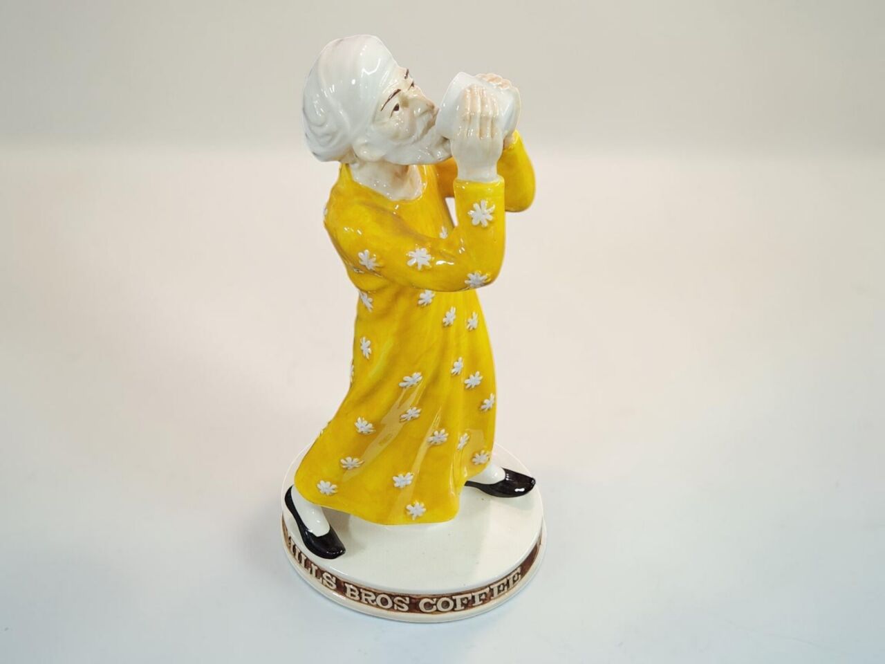 01.-hb-taster-statue-photoroom-rabin-worldwide